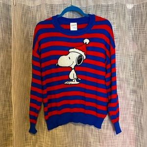 Cute XXL Sweater with Snoopy in a Santa Cap